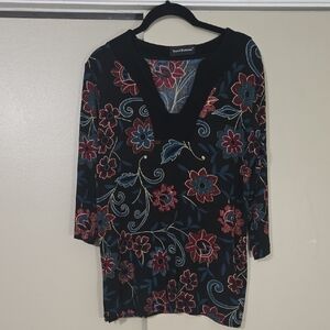 Travel Elements Black Floral V-Neck Top Size Small